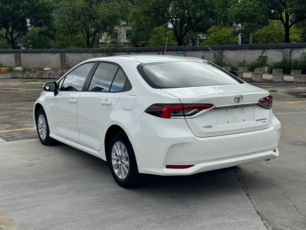 Toyota Corolla — миниатюра 11