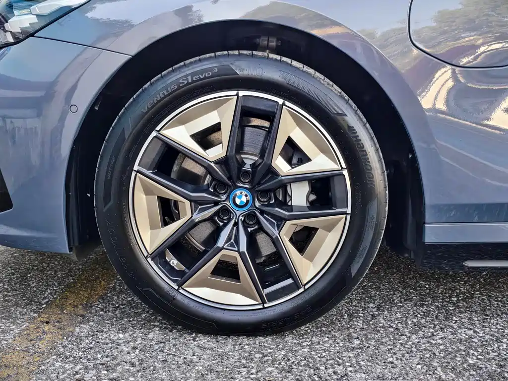 BMW i5 — миниатюра 7