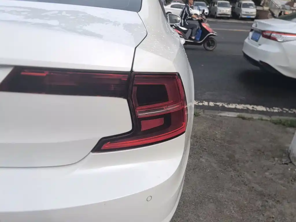 Volvo S90 — миниатюра 8
