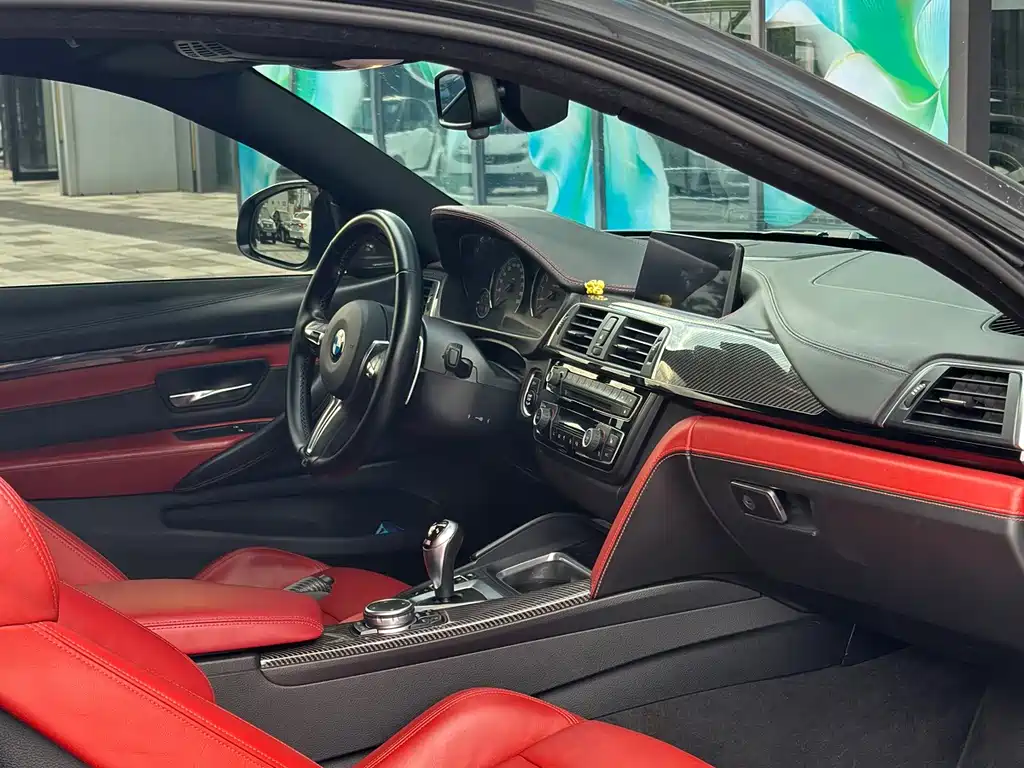BMW M4 — миниатюра 5