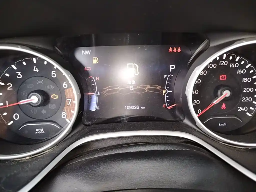 Jeep Compass — миниатюра 12