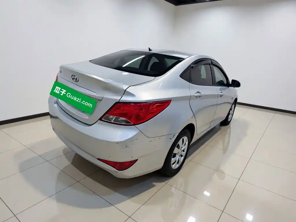 Hyundai Verna — миниатюра 4