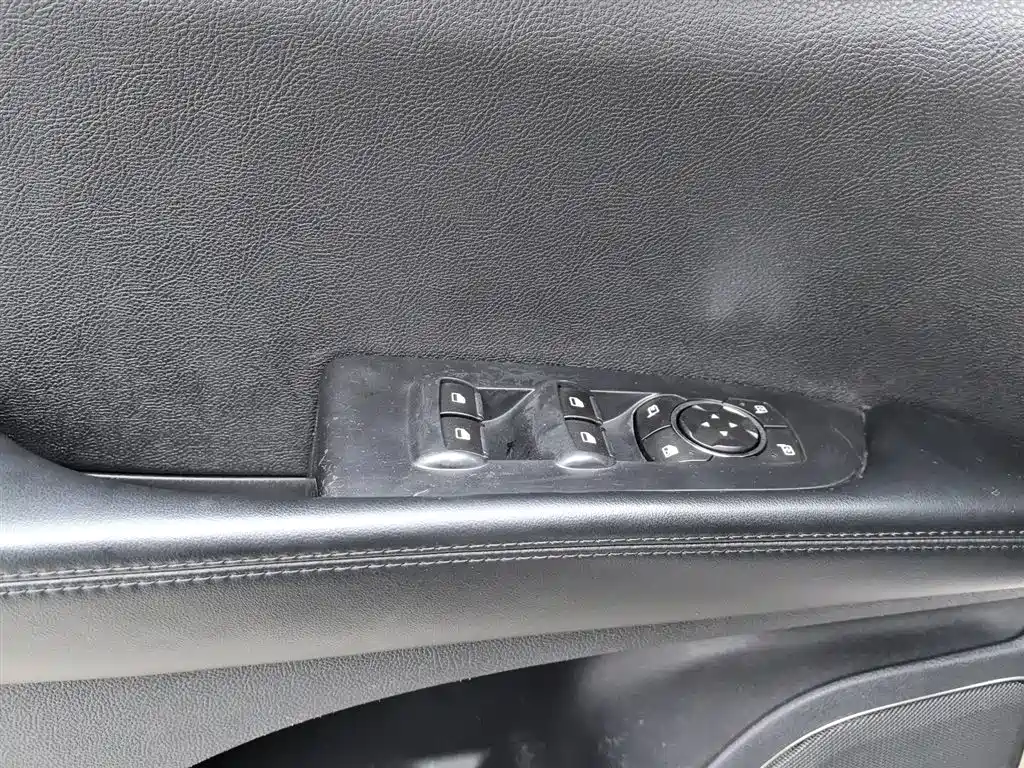 LINCOLN NAVIGATOR (IMPORT)