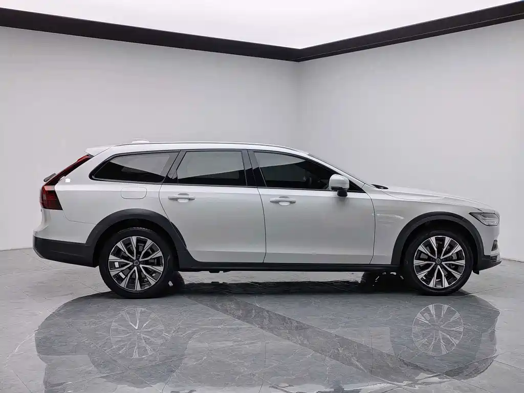 Volvo V90 — миниатюра 6