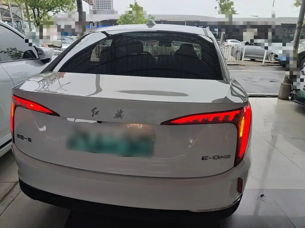 Hongqi Hongqi E-QM5 — миниатюра 6