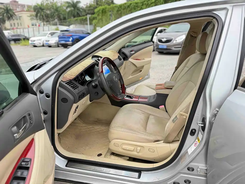 Lexus ES — миниатюра 9