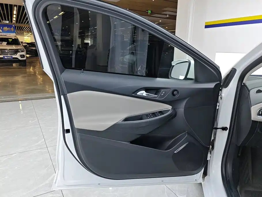 Chevrolet Cruze — миниатюра 7