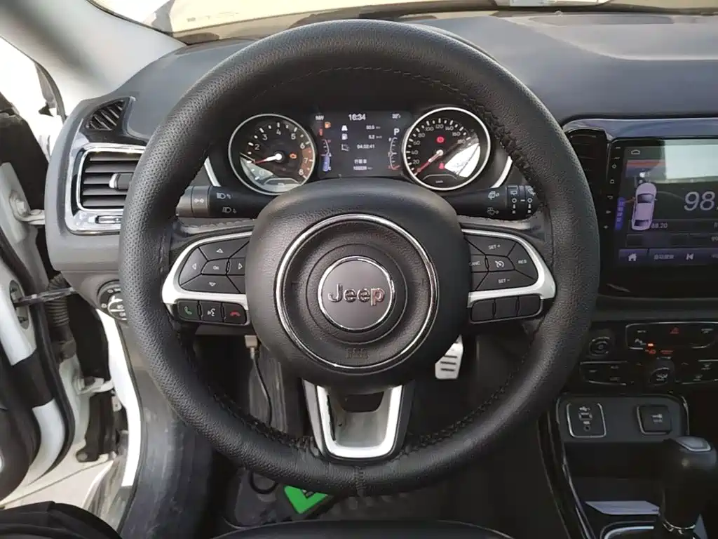 Jeep Compass — миниатюра 11