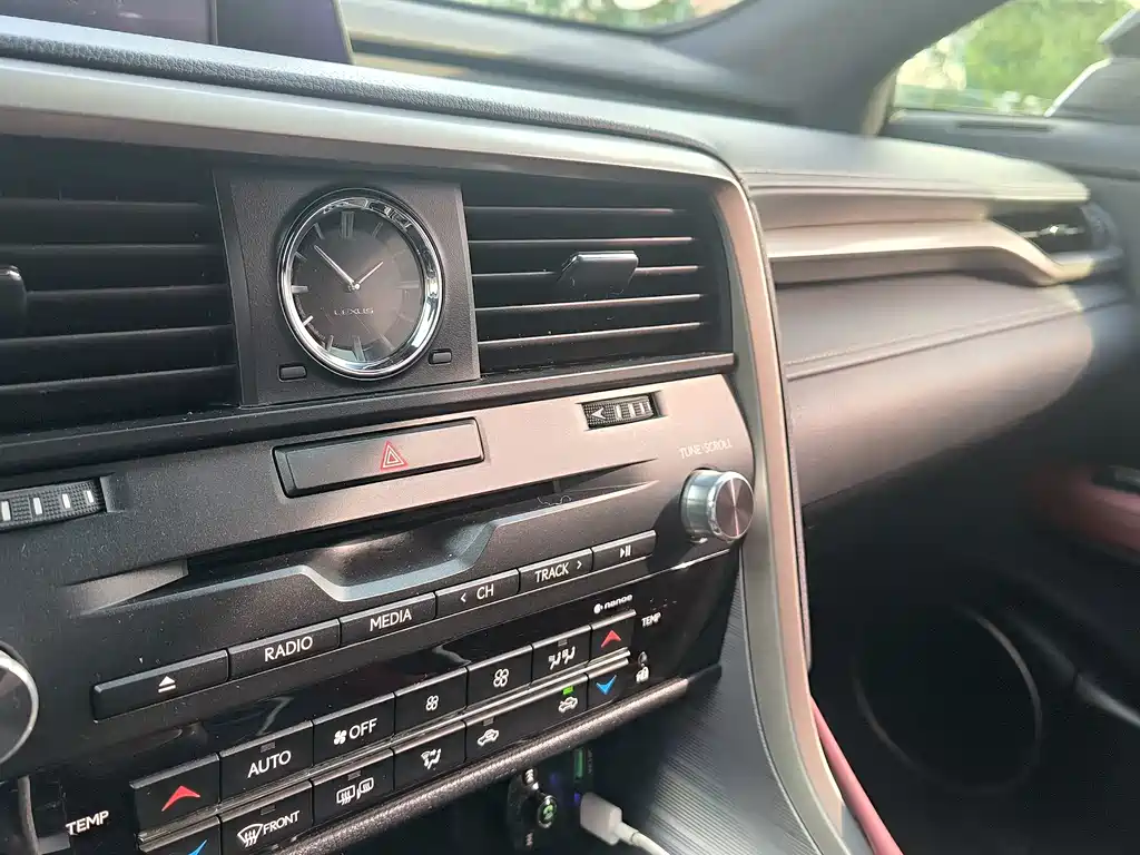 Lexus RX — миниатюра 25