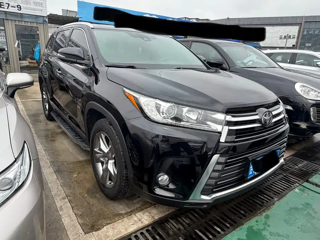 TOYOTA HIGHLANDER
