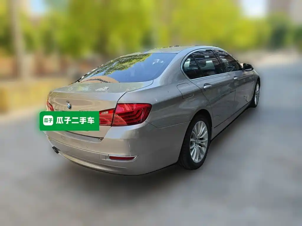 BMW 5 Series — миниатюра 4