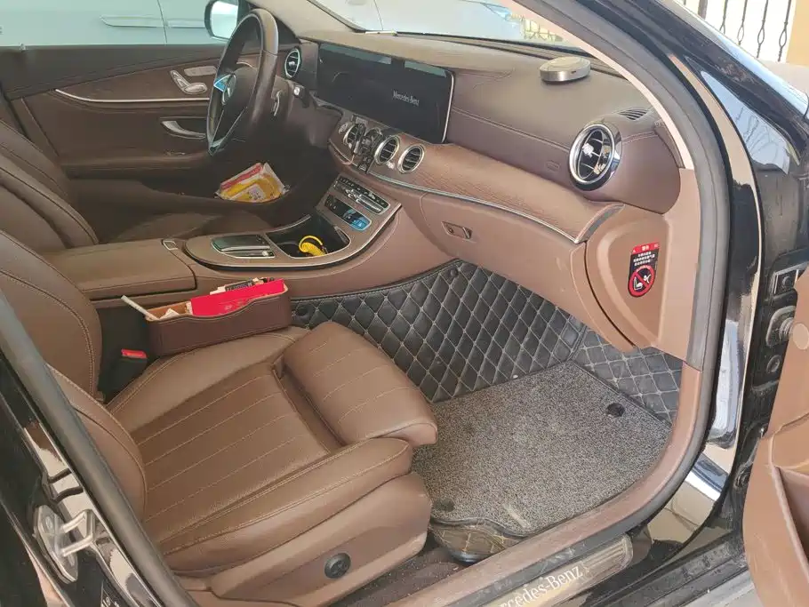Mercedes-Benz E-Class — миниатюра 8