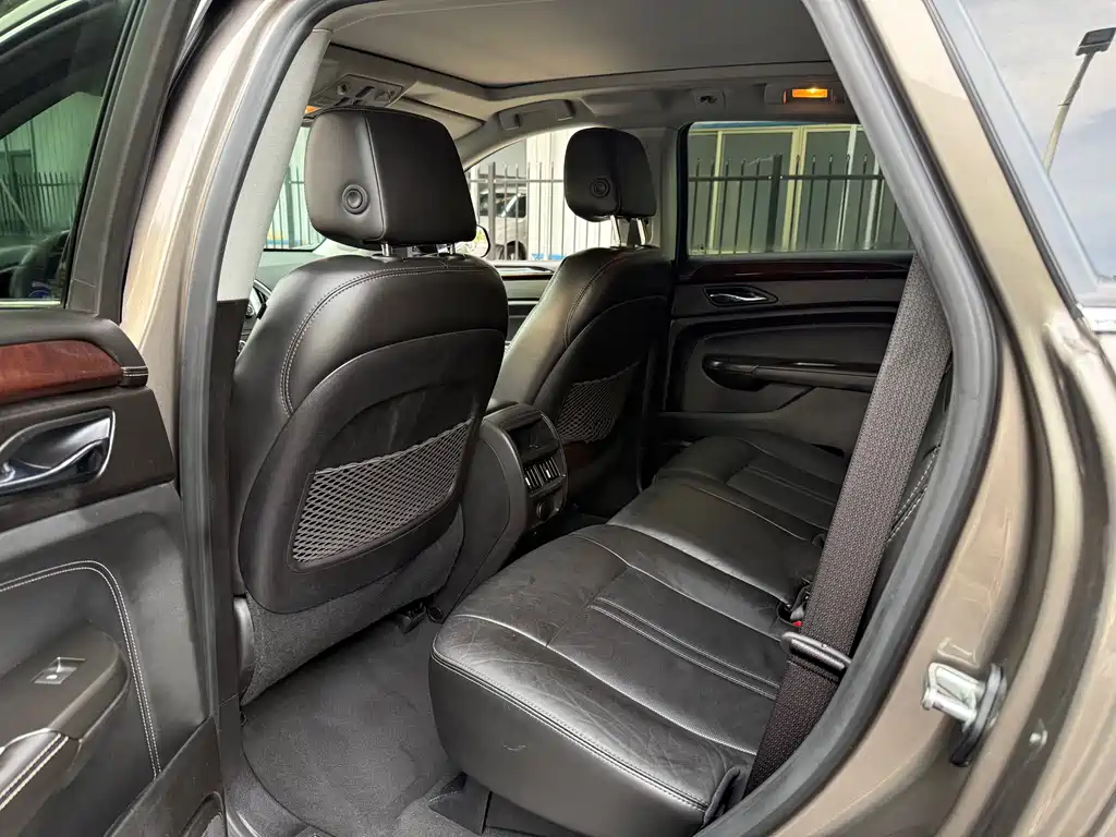 Cadillac SRX — миниатюра 10
