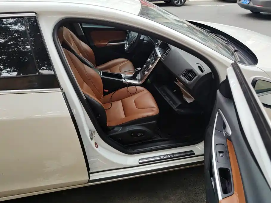 Volvo S60 — миниатюра 8