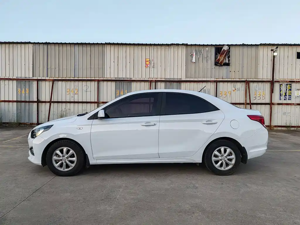 Hyundai Verna — миниатюра 7