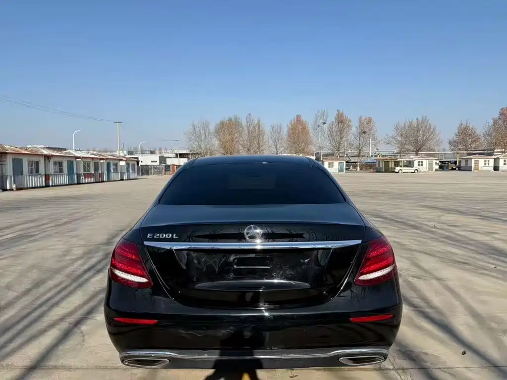 MERCEDES-BENZ E CLASS