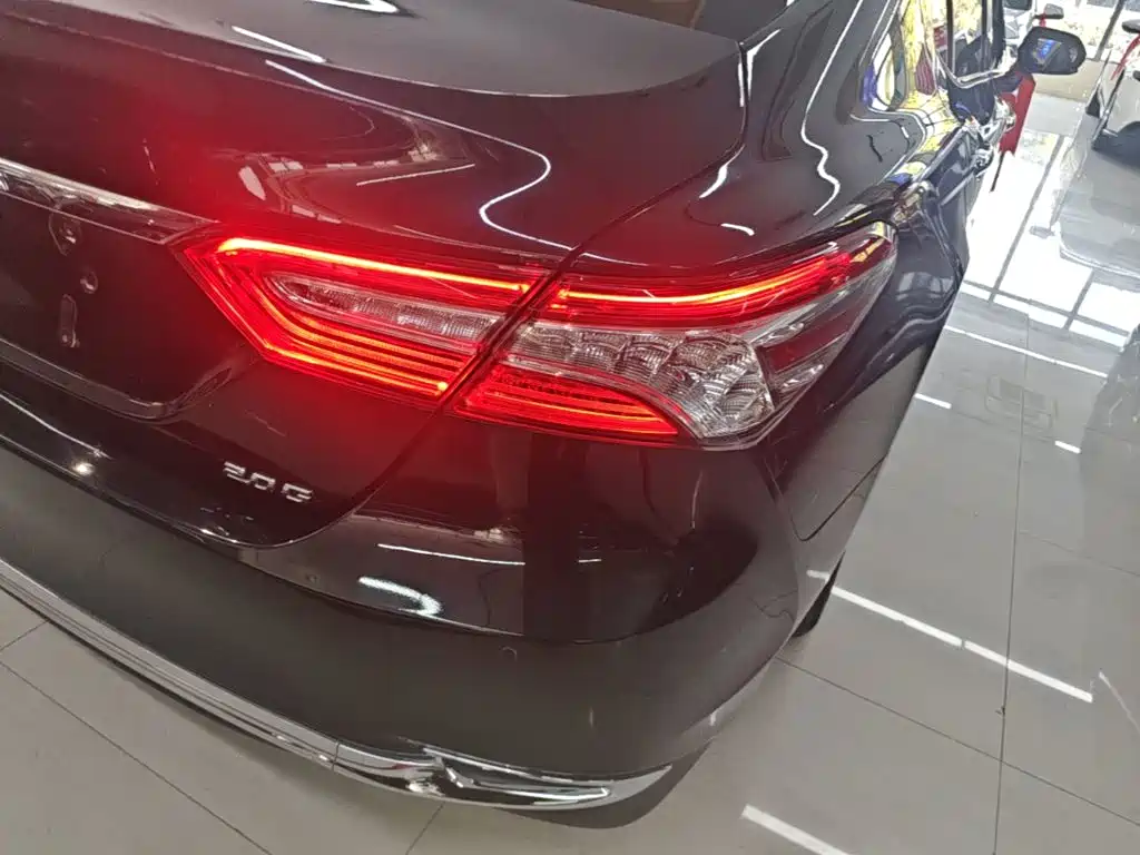 Toyota Camry — миниатюра 8