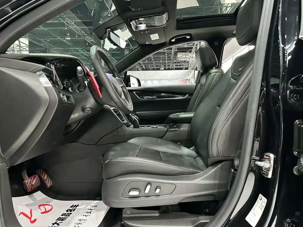 Cadillac XT6 — миниатюра 5