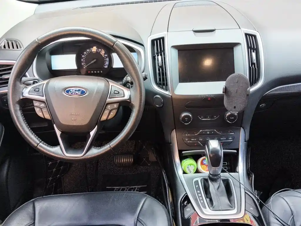 Ford Edge — миниатюра 10