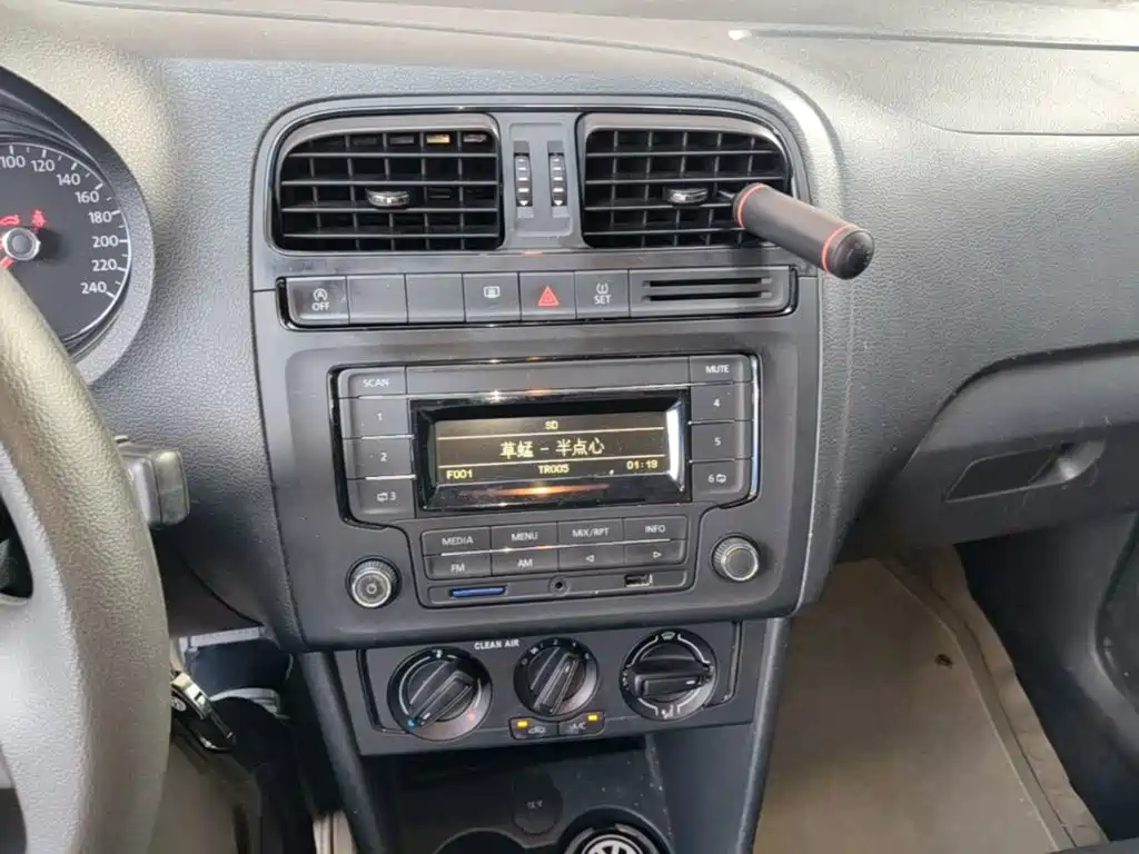 Volkswagen Polo — миниатюра 13