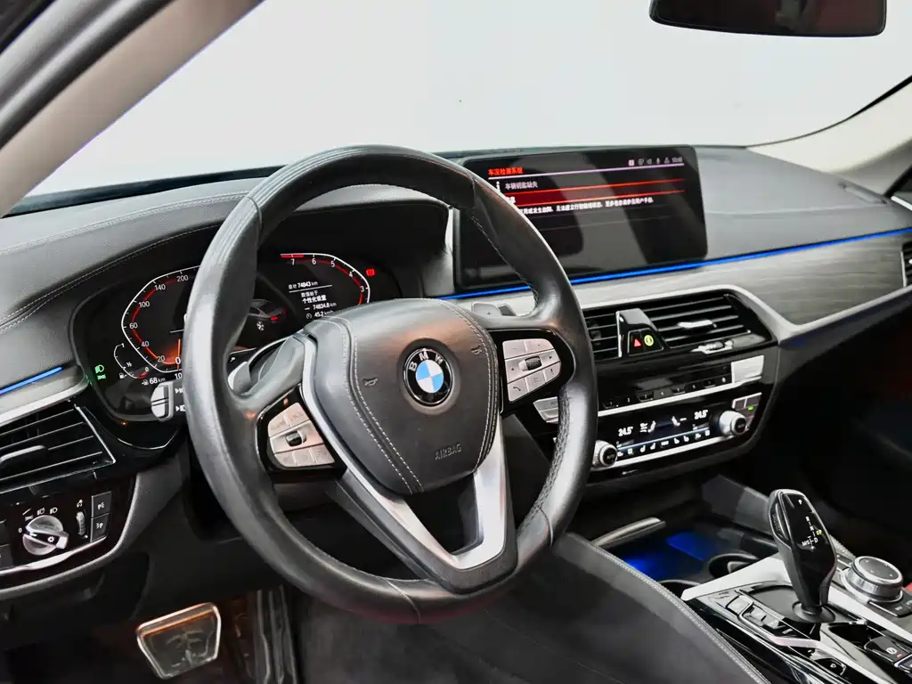 BMW 5 Series — миниатюра 18