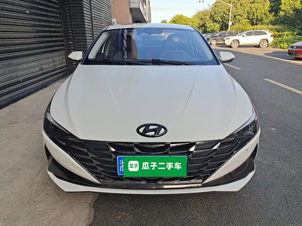 Hyundai Elantra — миниатюра 3