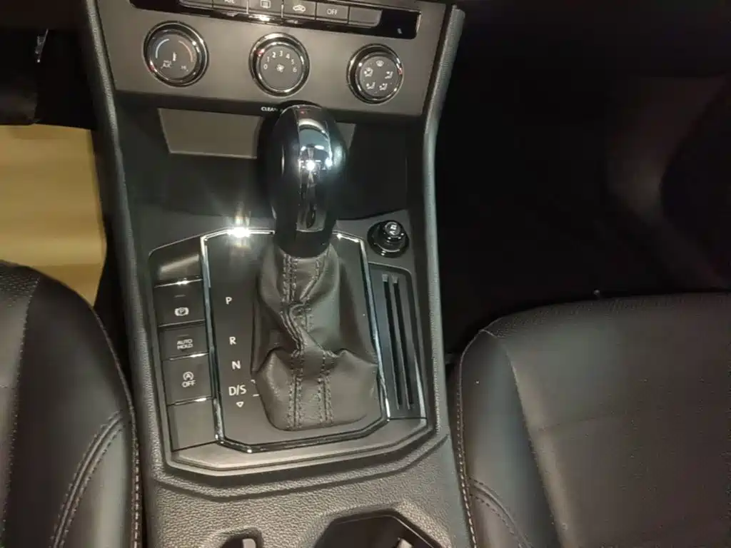 Volkswagen Lavida — миниатюра 14