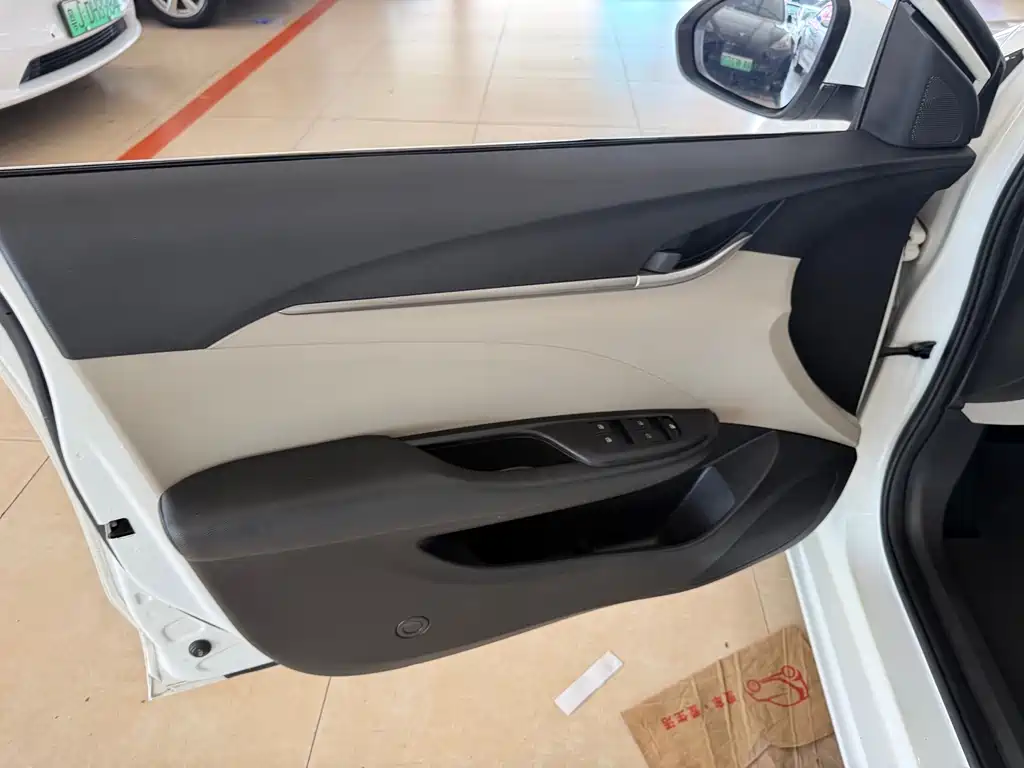 Buick Excelle — миниатюра 14