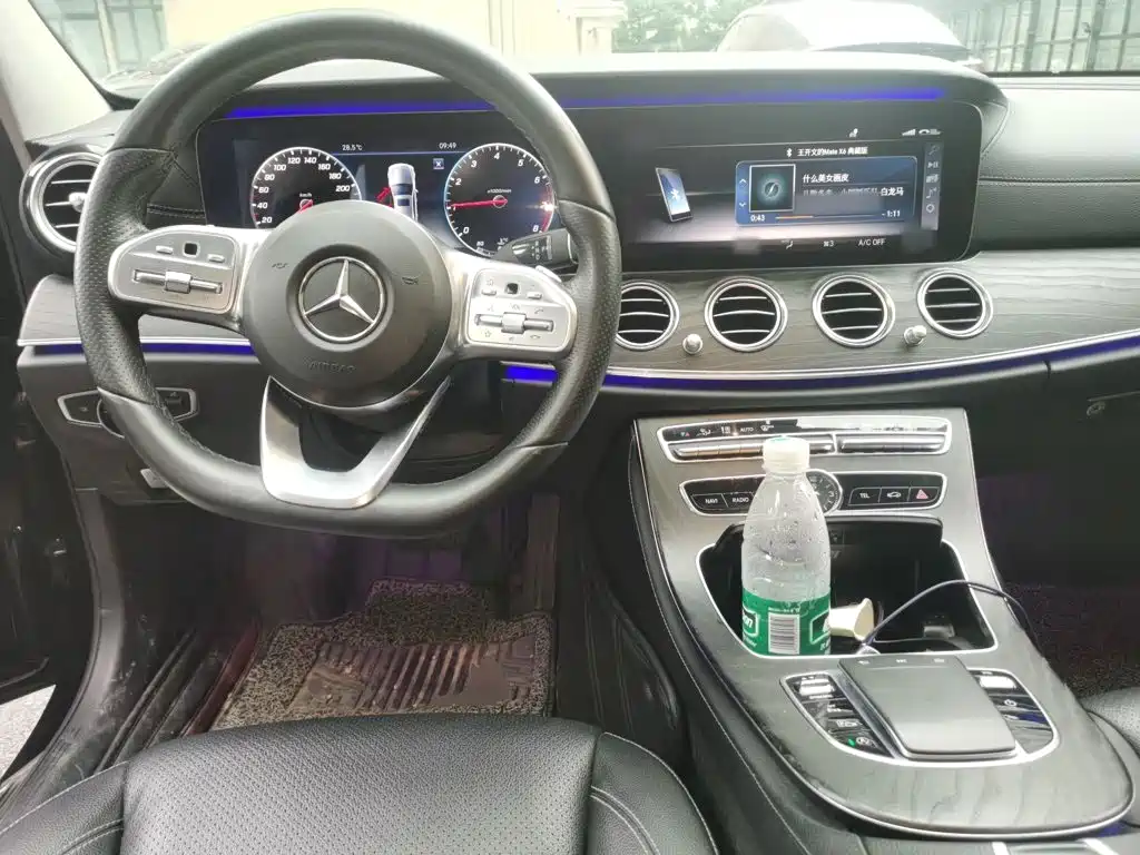 Mercedes-Benz E-Class — миниатюра 10