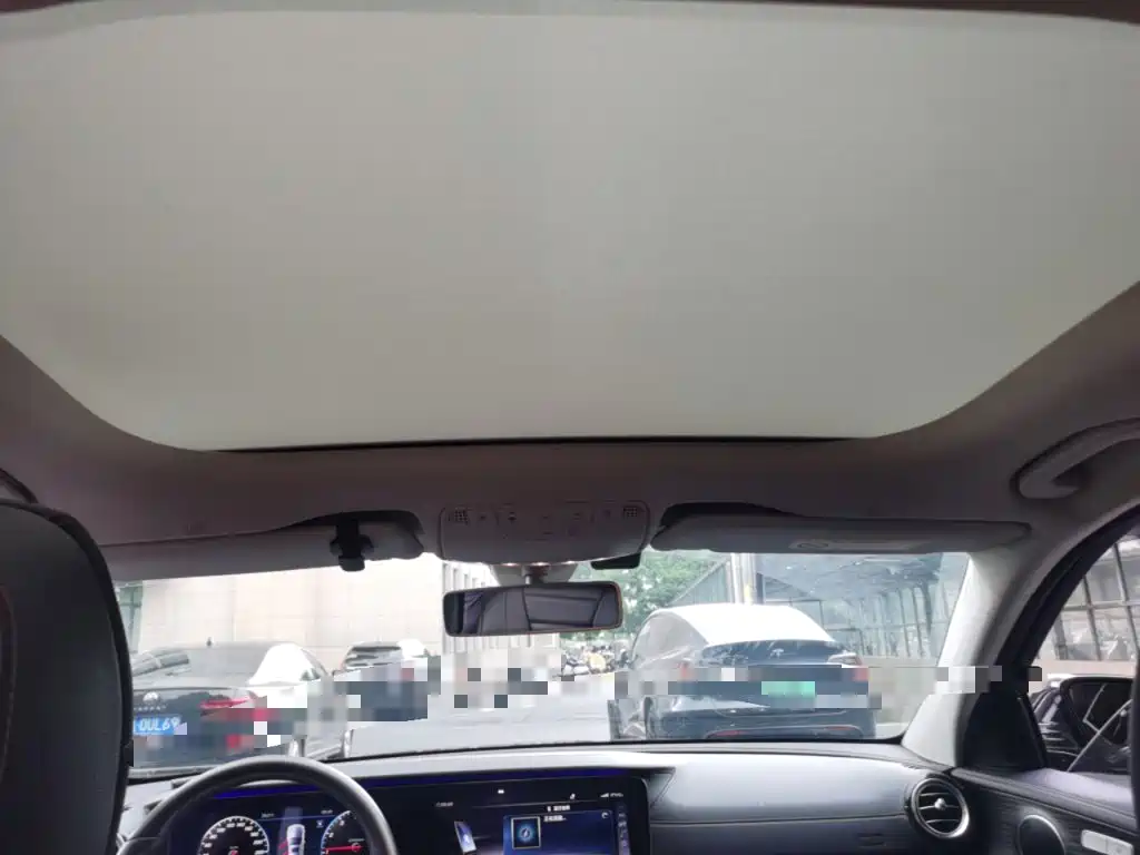 Mercedes-Benz E-Class — миниатюра 19