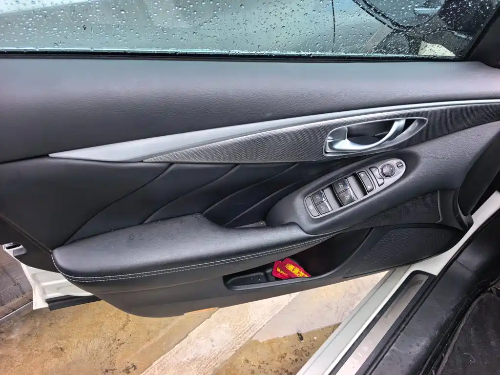 Infiniti Q50L — миниатюра 6