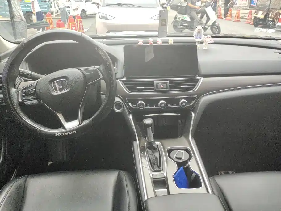 Honda Accord — миниатюра 12