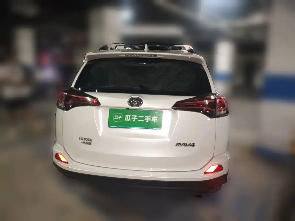 Toyota RAV4 — миниатюра 3