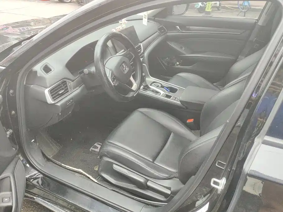 Honda Accord — миниатюра 9