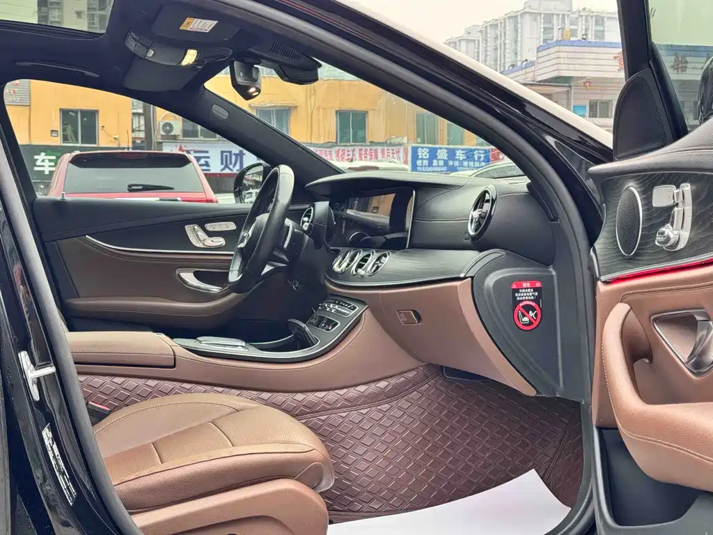 MERCEDES-BENZ E CLASS