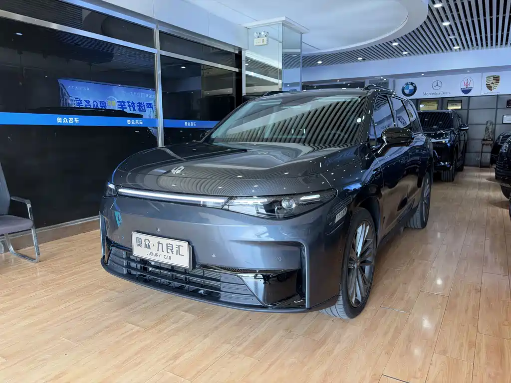 Leapmotor C16
