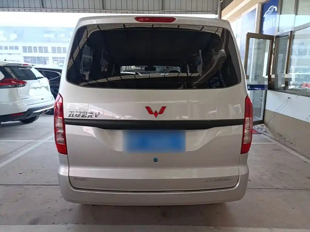 Wuling Hongguang V — миниатюра 6