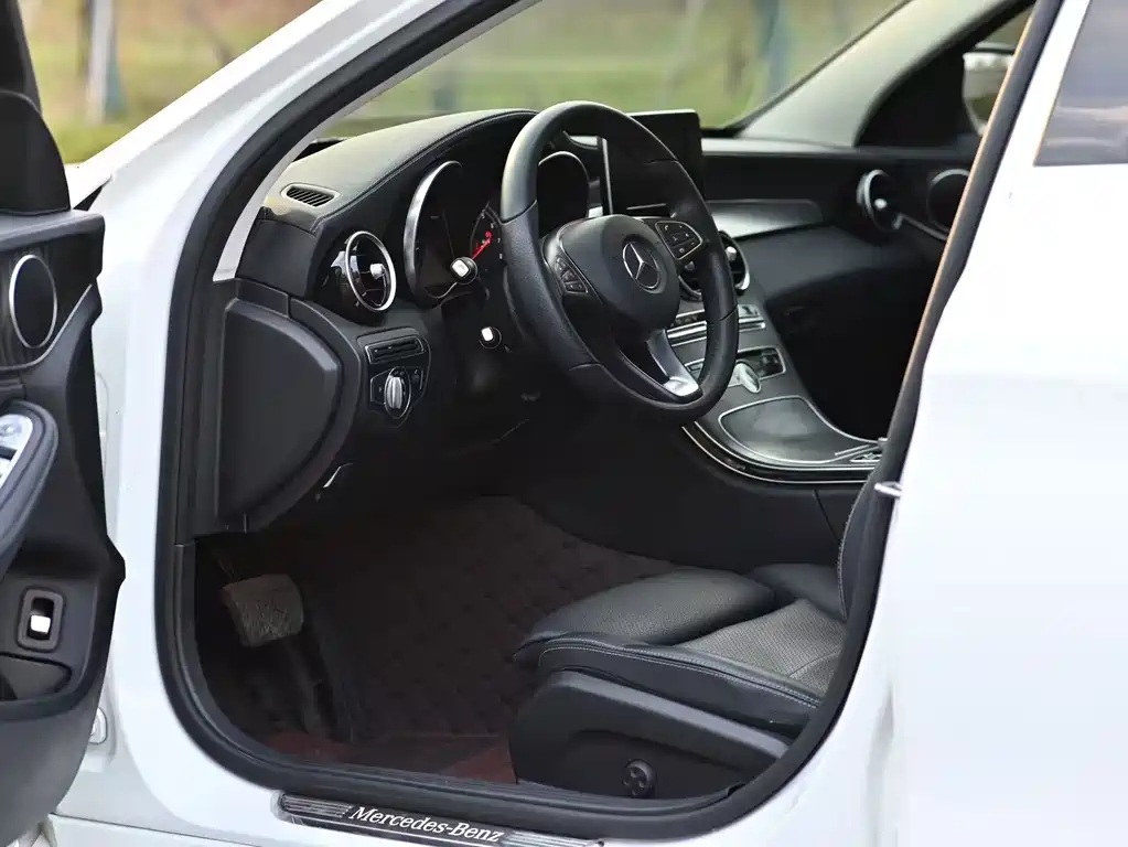 Mercedes-Benz C-Class — миниатюра 4