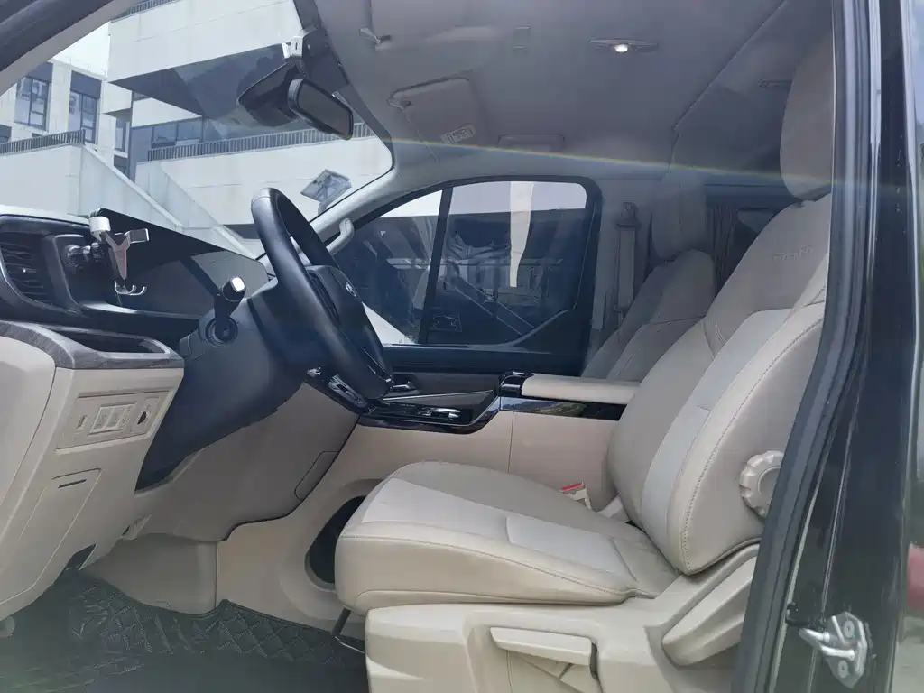 Ford Tourneo — миниатюра 8