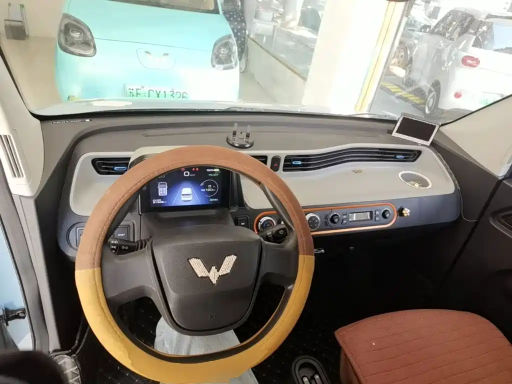 Wuling MINIEV — миниатюра 10