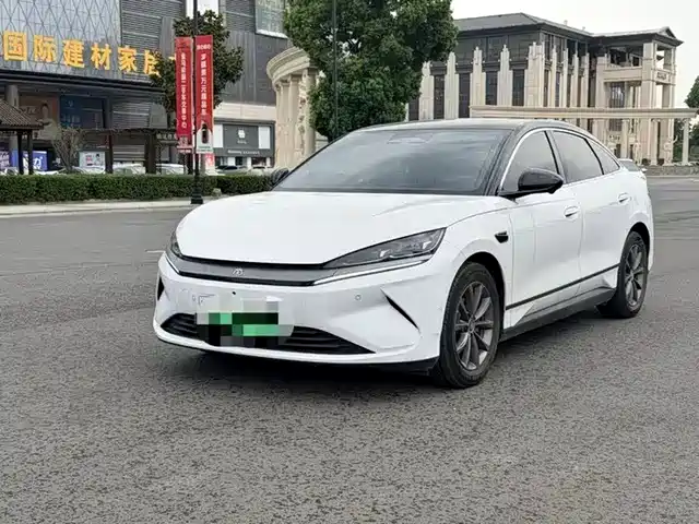 2025 BYD Qin