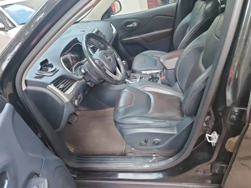 Jeep Cherokee — миниатюра 15