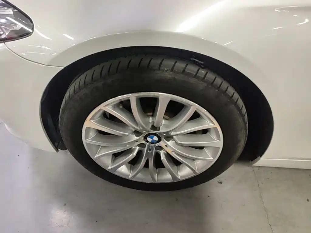 BMW 5 Series — миниатюра 23