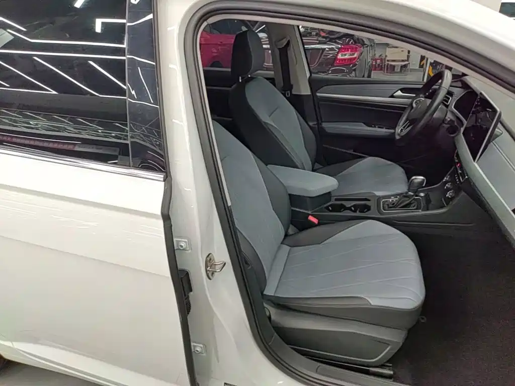 Volkswagen Lavida — миниатюра 25