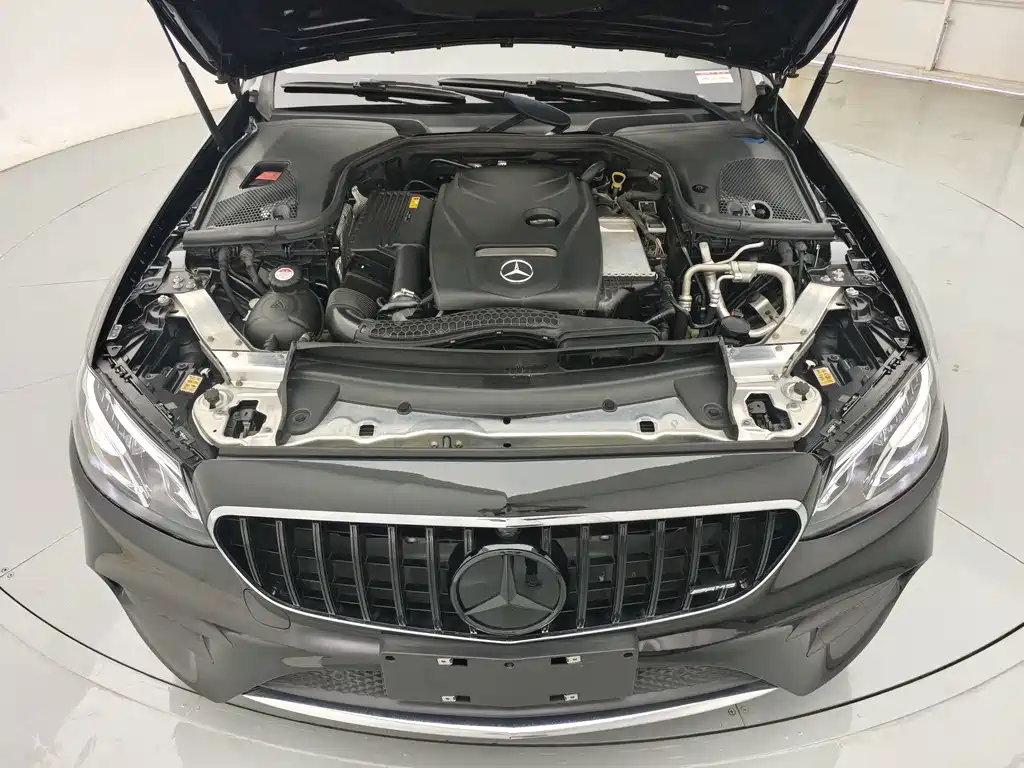 Mercedes-Benz E-Class — миниатюра 36