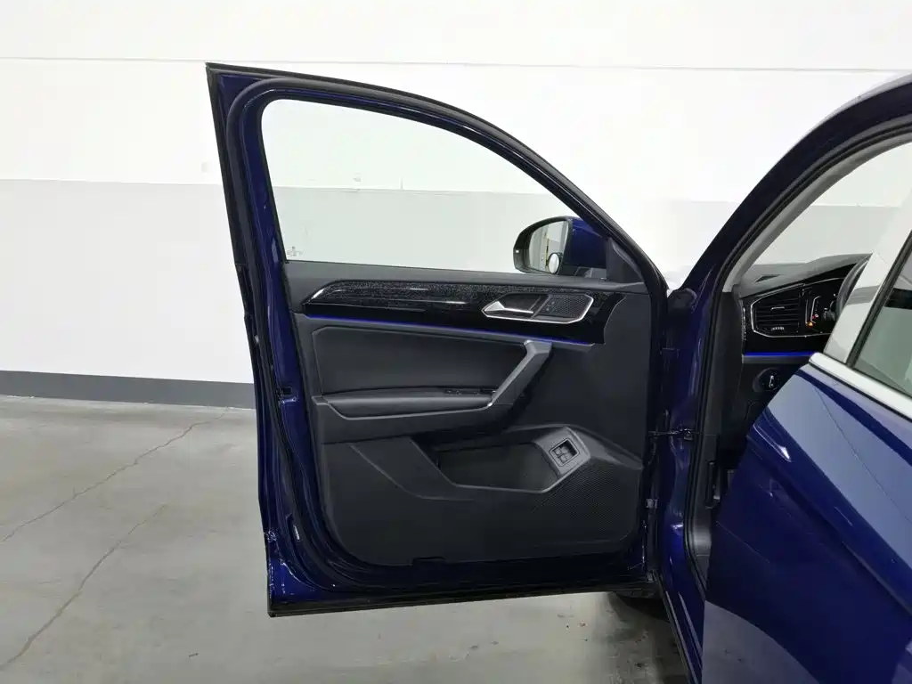Volkswagen 探岳 GTE — миниатюра 8