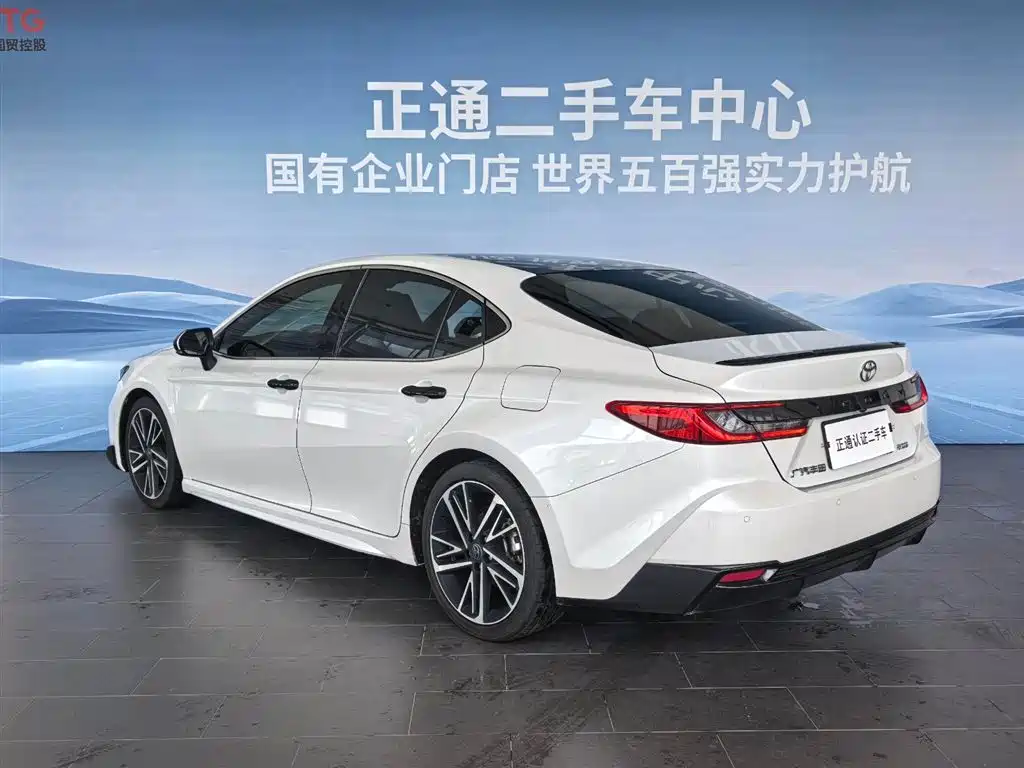 Toyota Camry — миниатюра 21
