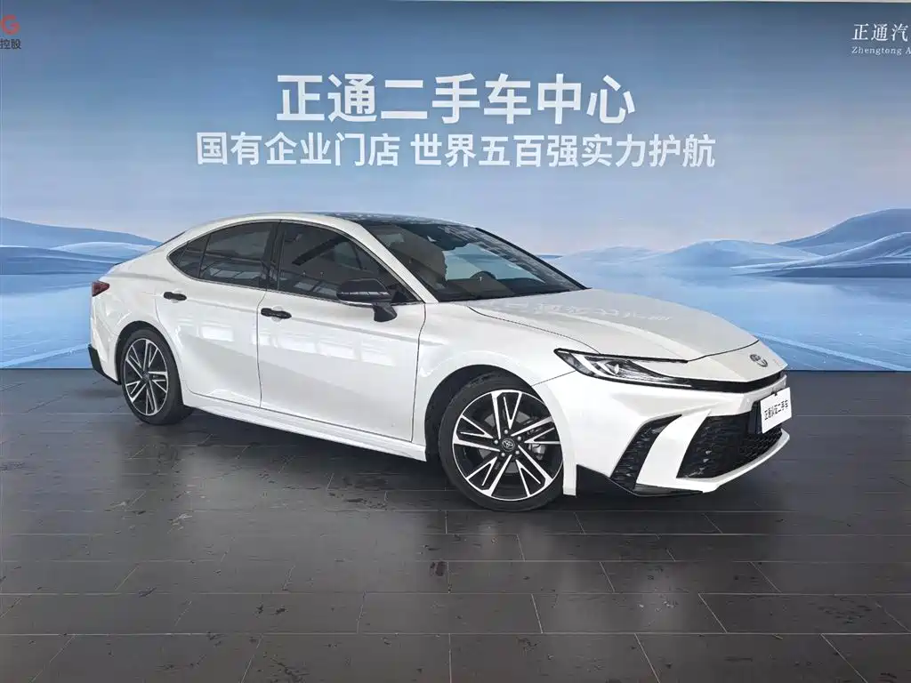 Toyota Camry — миниатюра 3