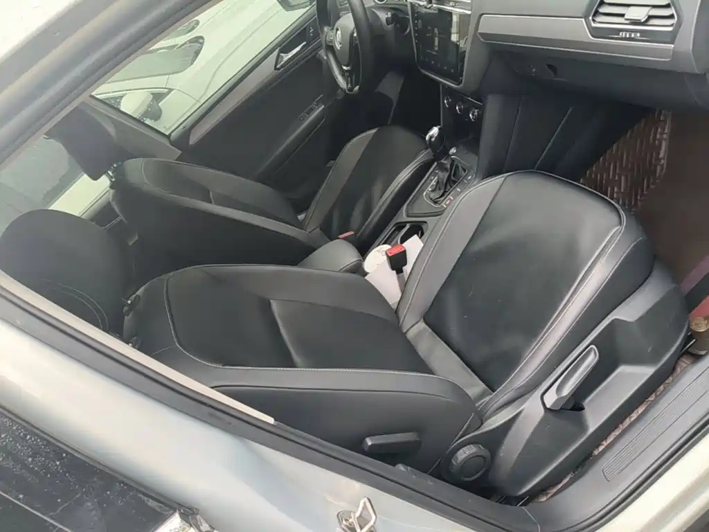 Volkswagen Tiguan L — миниатюра 25