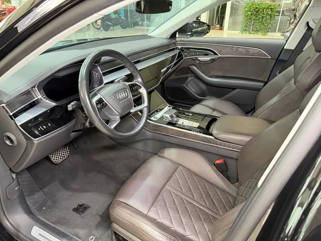 Audi A8 — миниатюра 5